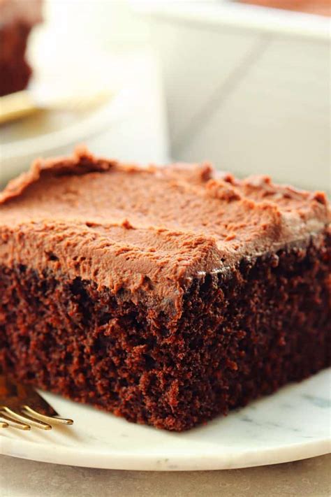 Eggless Chocolate Cake - Crunchy Creamy Sweet