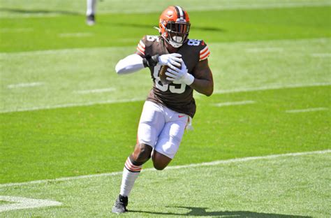 3 trade destinations for Browns tight end David Njoku