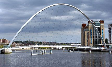 Gateshead Millennium Bridge | Gateshead millennium bridge, Bridge, Bridge engineering