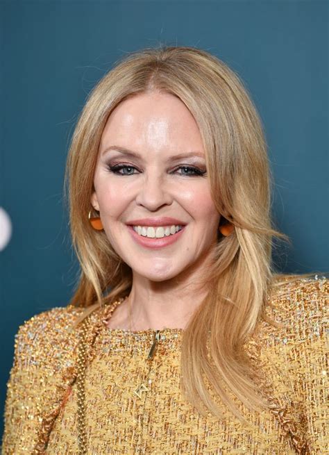 Kylie Minogue waves goodbye to London after 30 years as pop icon moves back to native Australia ...