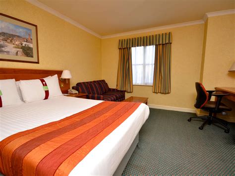 Hotels Near Felixstowe: Holiday Inn Ipswich - Orwell