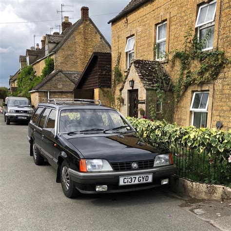 Arch-rival to the Ford Granada. Very rare 1986 Vauxhall Carlton 2000 ...