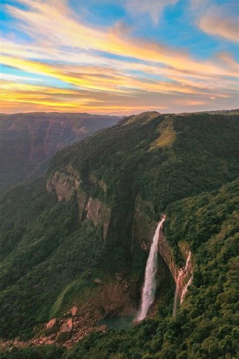 Tragically Beautiful Nohkalikai Falls in Meghalaya | Beautiful ...