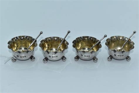 Victorian silver salt cellars and spoons - Condiment & Cruet Sets - Silver