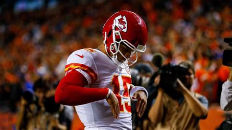 WATCH: Patrick Mahomes’ Left Handed Throw [VIDEO] | AhoraMismo.com