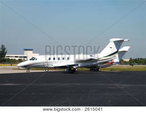 Small Private Jet Image & Photo | Bigstock