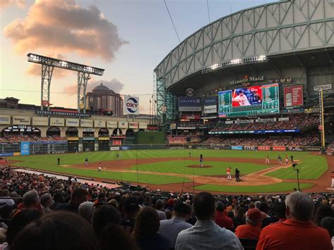 Best MLB Stadiums: Top 10 Ballparks Ranked - Ticketmaster Blog