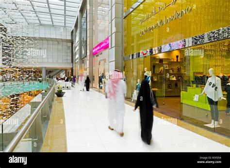 UAE, Dubai, Dubai Mall, Fashion Avenue Stock Photo - Alamy