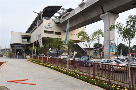 HMRL MD NVS Reddy inspects Miyapur Metro station - Metro Rail News