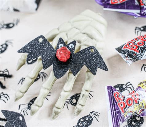 Ring Pop® Halloween Creepy-Crawlers! - Ring Pop