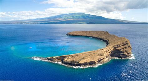 Molokini Crater Snorkeling Guide in Maui, Hawaii - 2024