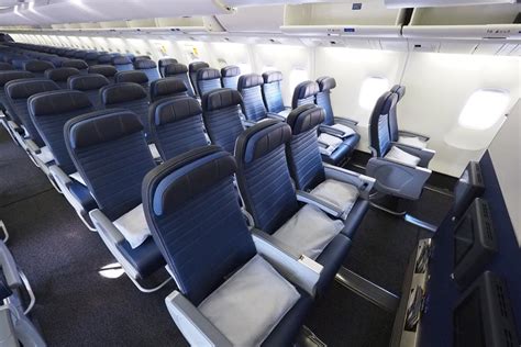 Where to Sit When Flying United's 767-300ER: Economy