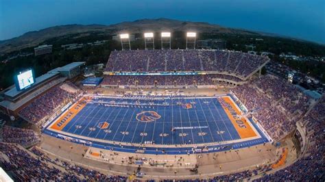 Boise State football gets new blue turf for 2019 season | Idaho Statesman