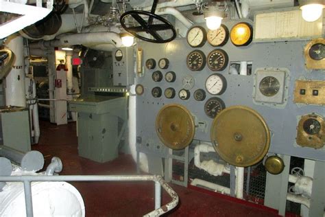 nuclear aircraft carrier engine room - Google Search | Aircraft carrier ...