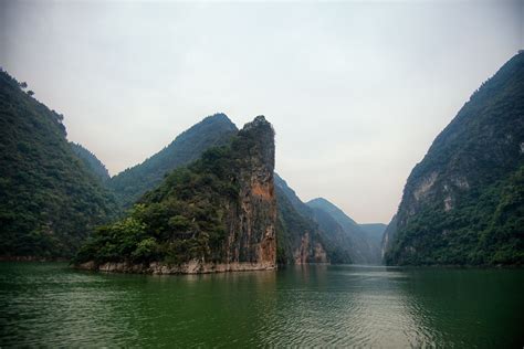 Yangtze River Three Gorges Scenic Area, Chongqing, China | Scenic, River, Chongqing