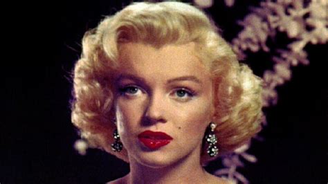 Marilyn Monroe's red lipstick voted top beauty trend - ITV News