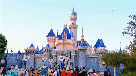 20 Best Disneyland Rides Ranked 2023 : r/TheMoneyMix