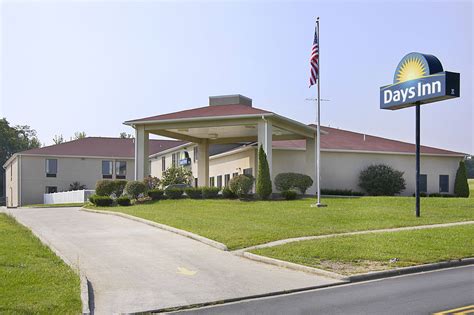 Days Inn by Wyndham Hillsboro | Hillsboro, OH Hotels