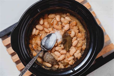 Crock Pot Great Northern Beans Recipe