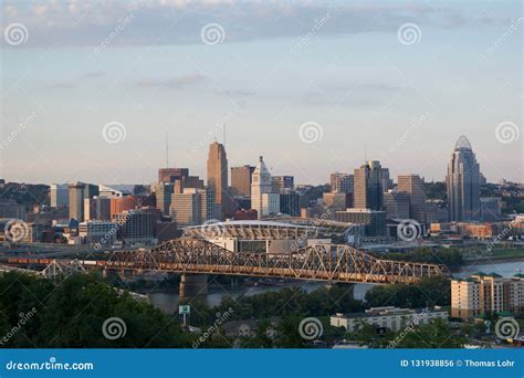 Skyline of Cincinnati Ohio editorial photo. Image of skyline - 131938856