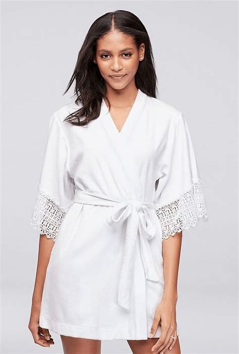 Best (Monogrammed!) Bathrobes for Women | bathrobes for women, monogrammed robes Monogram Robes ...