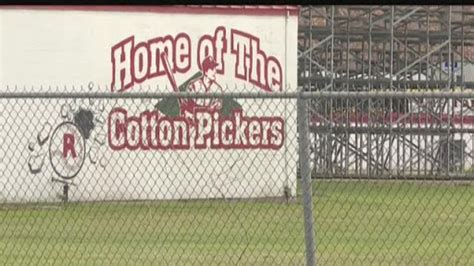 Social Media Reacts To South Texas High School Team Name 'Cotton Pickers'