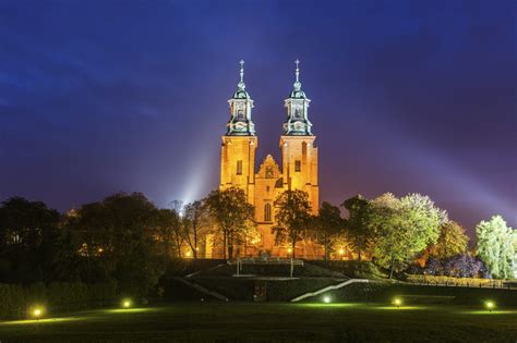 Gniezno Cathedral | , Poland | Sights - Lonely Planet