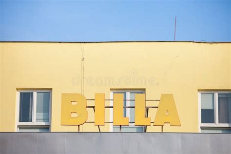 Billa Supermarket Logo Voor De Winkel in Praag. Redactionele Stock Foto ...