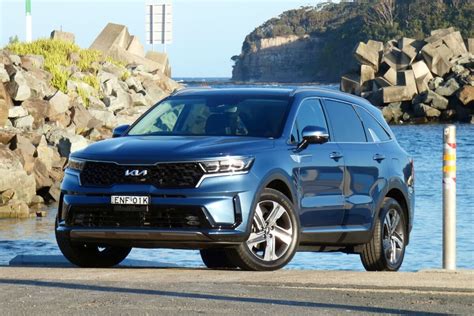 Kia Sorento Hybrid: This is the one | cars4starters