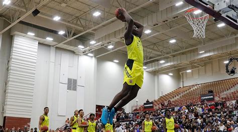 Zion Williamson: Duke signee wins high school dunk contest - Sports Illustrated