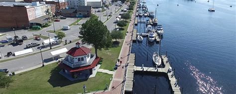 Washington Waterfront Docks | Washington, NC | Waterway Guide Featured Marina