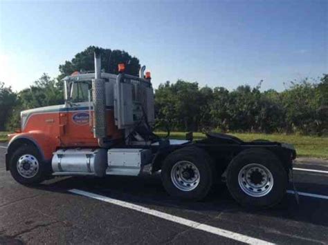 International 9300 (1998) : Daycab Semi Trucks