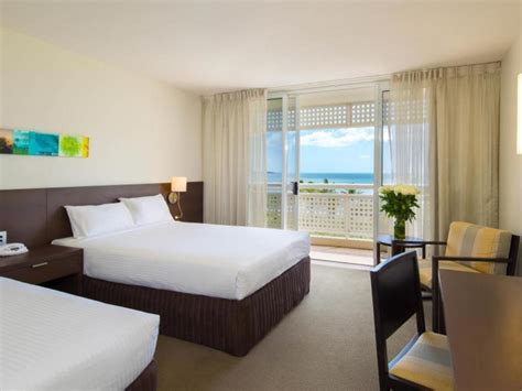 Holiday Inn Cairns Harbourside | Cairns 2020 UPDATED DEALS £75, HD Photos & Reviews