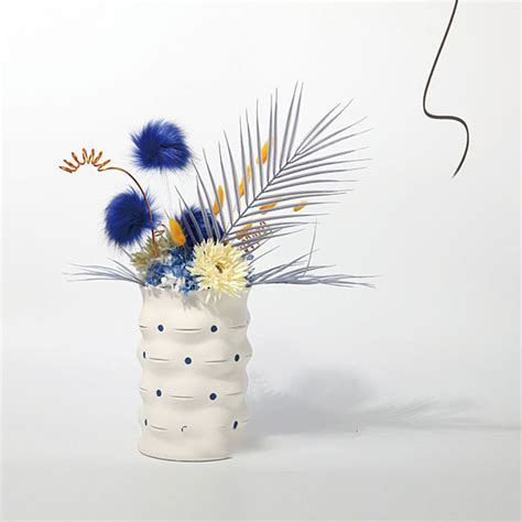 Polka Dot Ceramic Vase - With Dry Flowers - ApolloBox