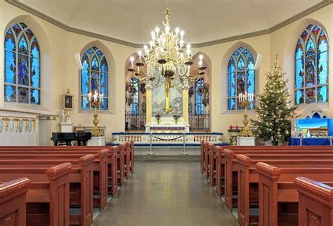 Laeacco Christmas Church Interior Scenic Photography Backdrops Vinyl Backdrop Custom Backgrounds ...