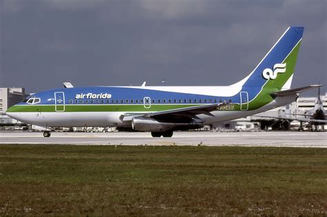 N9048U Air Florida Boeing 737-200 Photo by Peter Duijnmayer | Air Florida | Pinterest