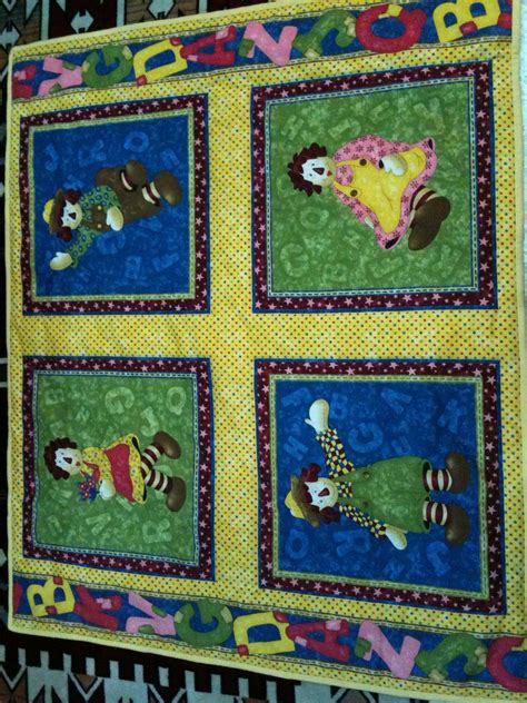 Beverly Collection - crafts, fabrics & kids' clothing: Raggedy Ann & Andy - panel baby quilt