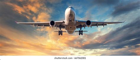 58,356 Airplane Wallpapers Images, Stock Photos, 3D objects, & Vectors | Shutterstock