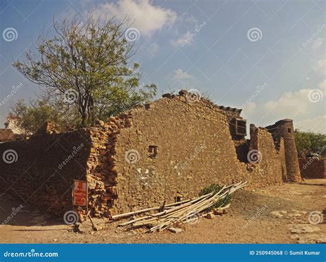 Ruins of Roha Fort, Kutch, Gujrat, India Stock Photo - Image of ...