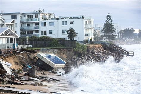 Sydney Storm: Houses flooded and partially washed away - Aussie Gossip