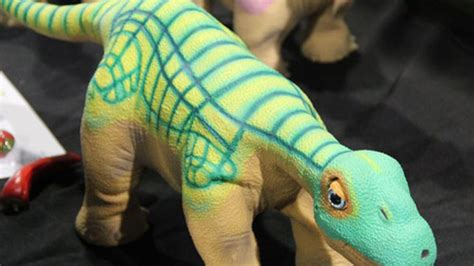 Pleo robot dinosaur survives extinction - CNET