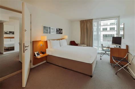 DoubleTree by Hilton Hotel London - Tower of London | Best Hotels in London | FamilyTravelGenie