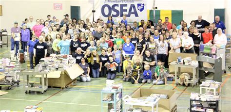 Oregon School Employee Association helps deliver first books - nwLaborPress