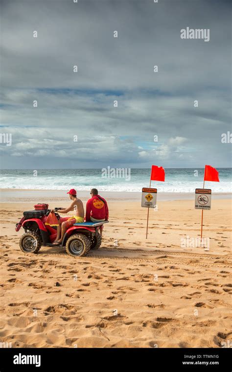 Brown signs oahu hi-res stock photography and images - Alamy