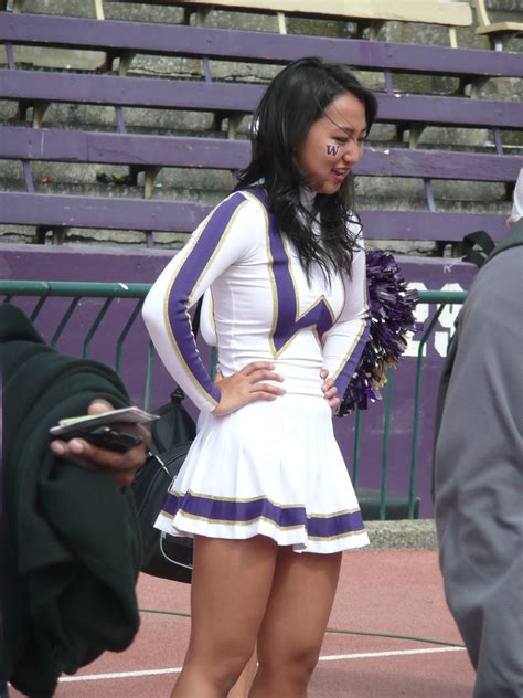 Washington Huskies Cheerleaders 2024 - Barb Marice