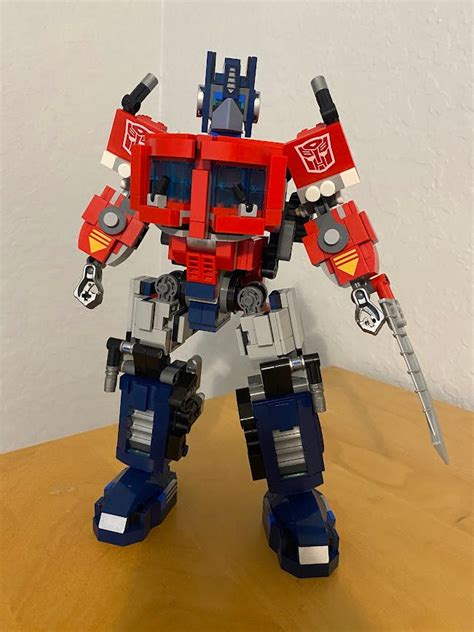 Lego MOC: Optimus Prime by easyskweezy on DeviantArt