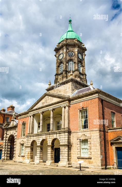 Bedford town hall hi-res stock photography and images - Alamy