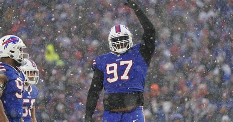 Buffalo Bills defensive tackle Jordan Phillips says he played through ...