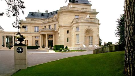 Tiara Château Hotel Mont Royal Chantilly in La Chapelle-en-Serval, Picardy