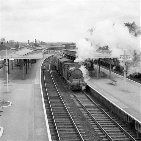 Brockenhurst Station | Train, Steam railway, Southern region